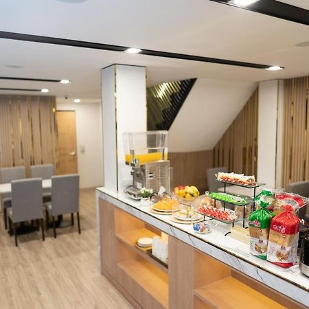 Malades House Hotel Bangkok Kültér fotó