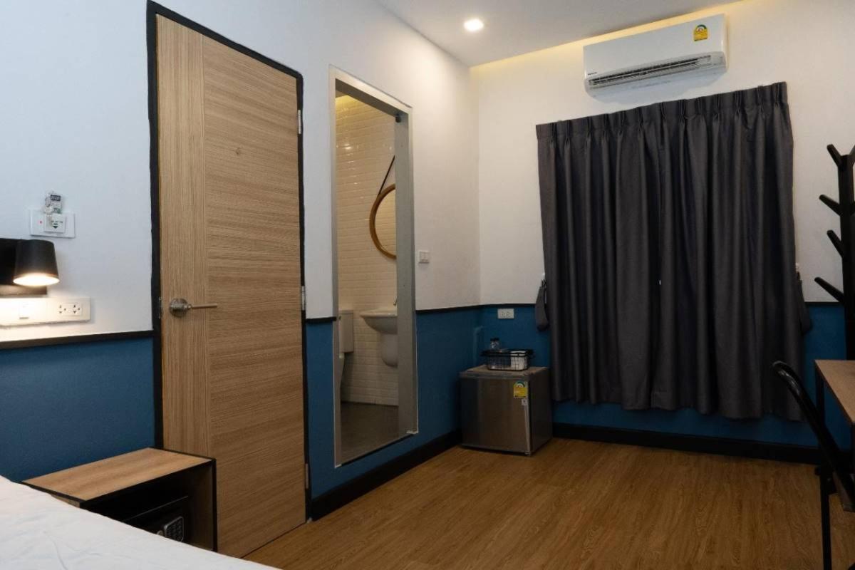Malades House Hotel Bangkok Kültér fotó
