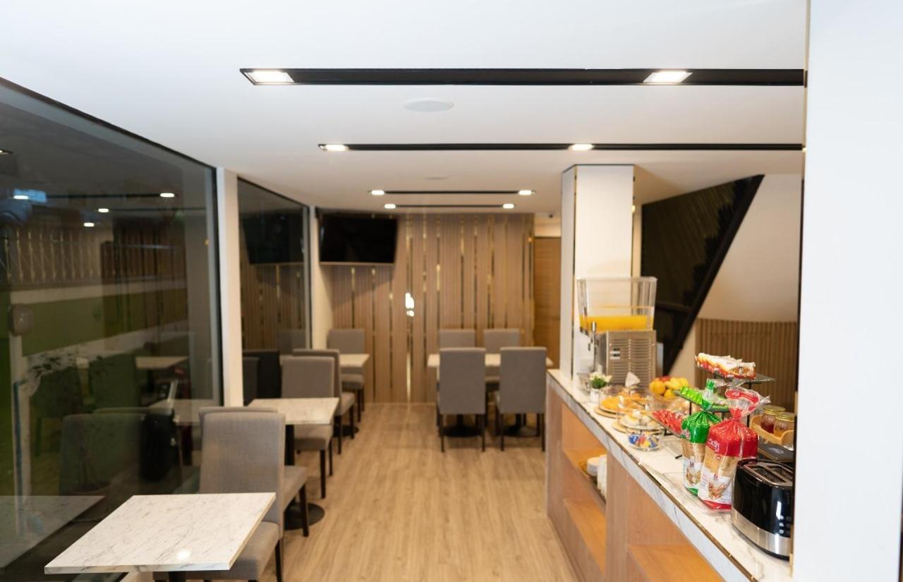 Malades House Hotel Bangkok Kültér fotó