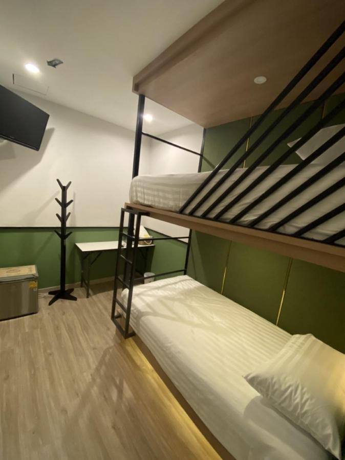 Malades House Hotel Bangkok Kültér fotó